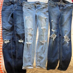 3 pair of Hollister Jeans size 25 or 1. Very good condition